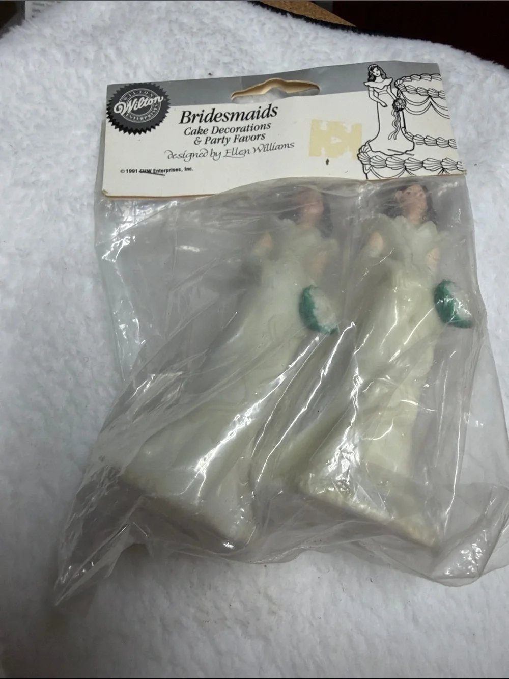 Vtg 1991 Wilton Bridesmaids Cake Toppers in White with Green Bouquets